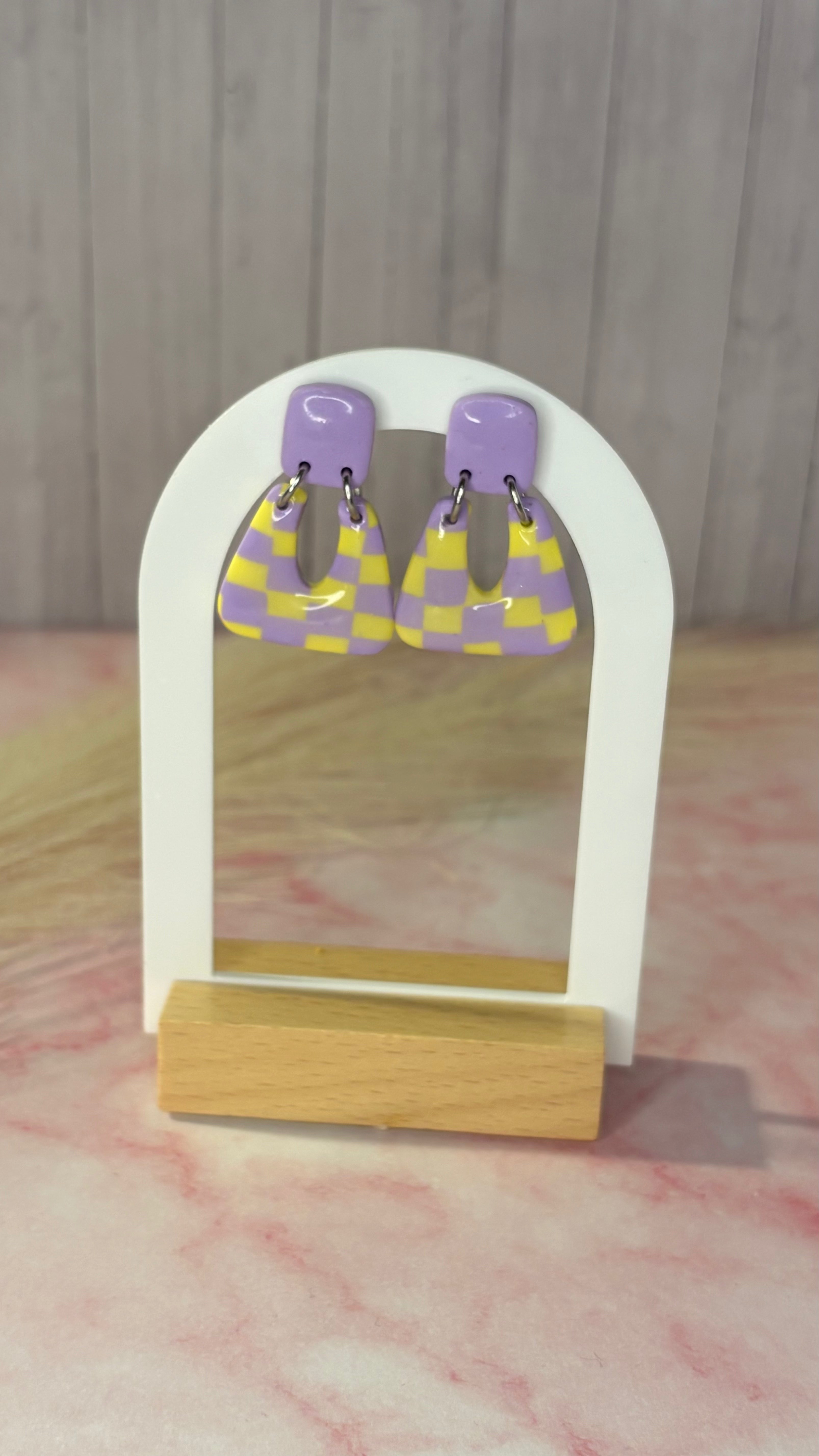Les boucles d'oreilles Alice